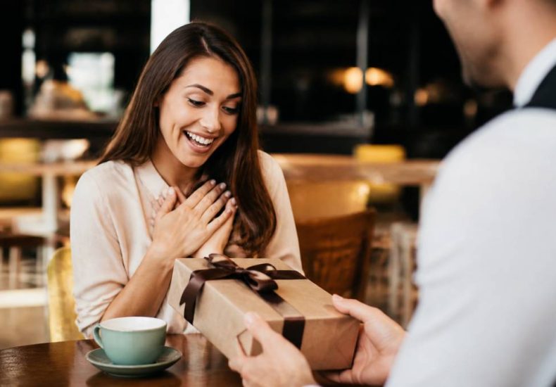 Cadeau gratuit le jour de son anniversaire : les meilleures offres à découvrir
