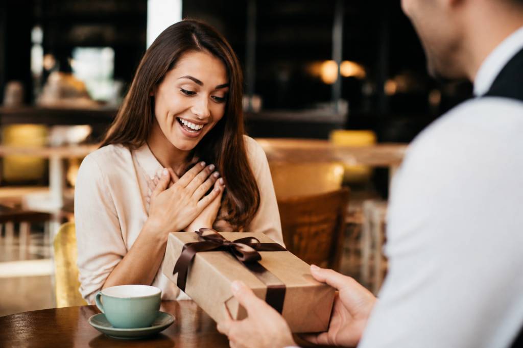 Cadeau gratuit le jour de son anniversaire : les meilleures offres à découvrir